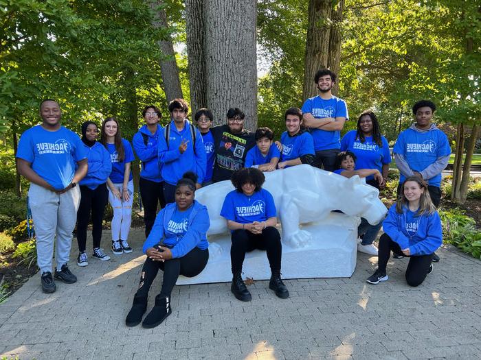 Group Photo in front of Lion Shrine for ACHIEVE Scholars